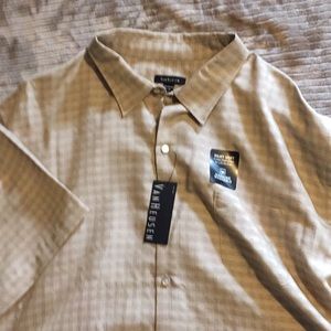 Van Heusen brand new button down short sleeve